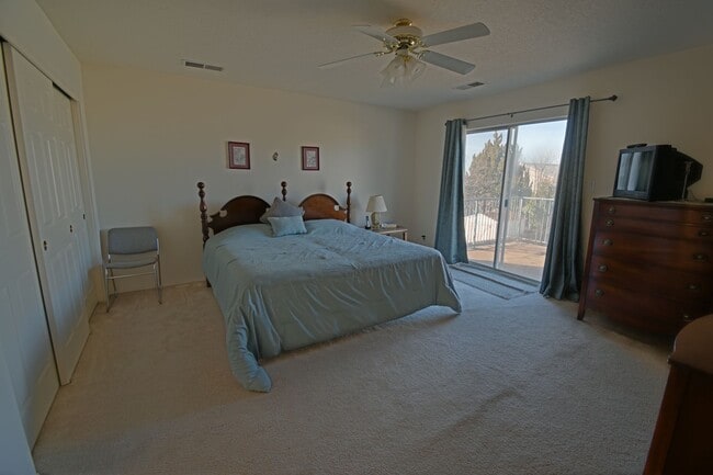 Building Photo - 4BD/3BA Available for Move In! Northeast H...