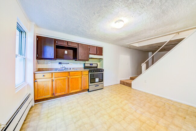 Building Photo - 2675 S 18th St