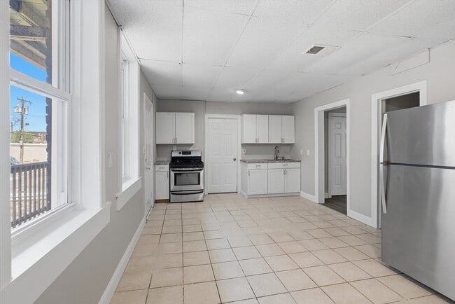 Building Photo - 293 Clemente St