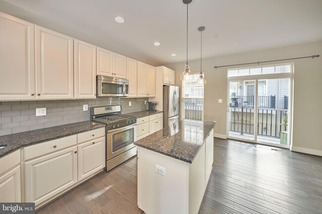 Building Photo - 256 Bluemont Branch Terrace SE