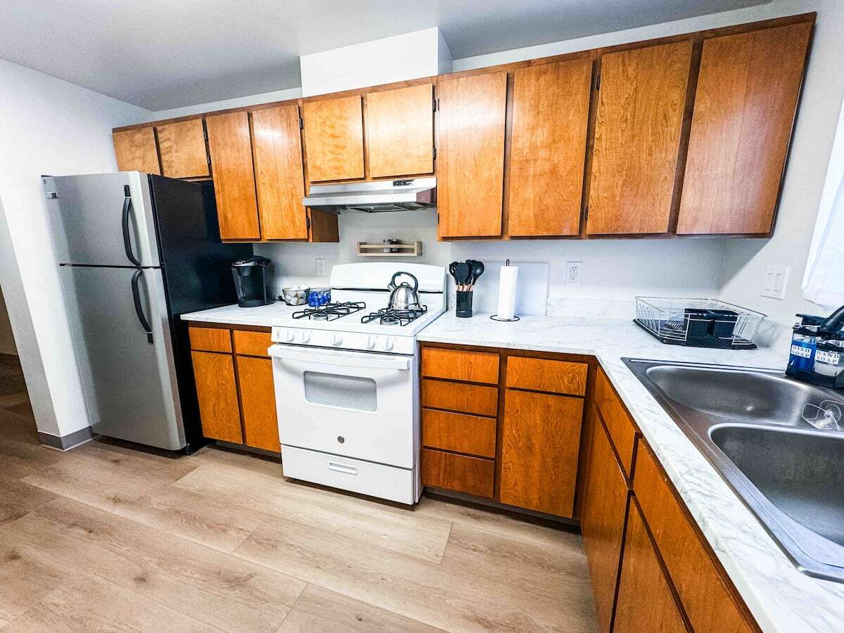 Building Photo - 329 Bessie St