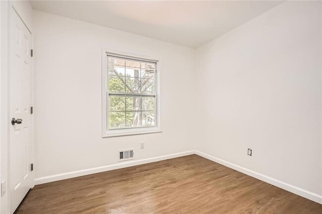 Building Photo - 4201 Regal Ridge Rd