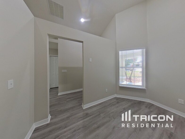Building Photo - 10418 Reagans Run Dr
