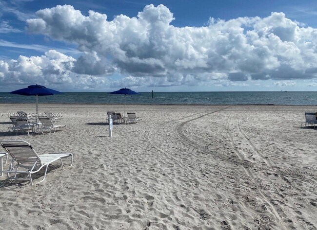 Building Photo - 155 Ocean Ln Dr