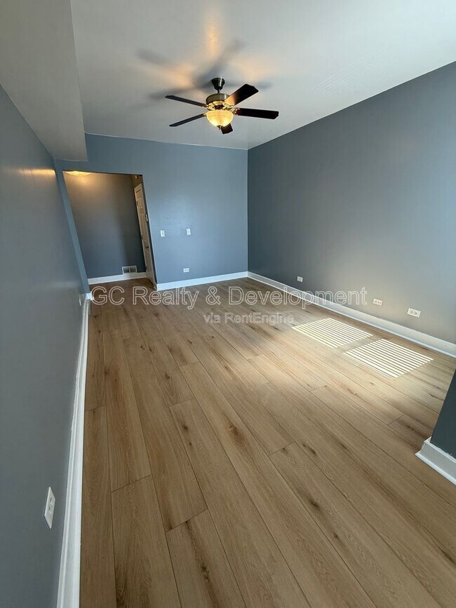 Building Photo - 3302 W Fulton Blvd