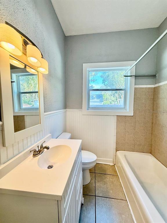 Building Photo - 1216 E 24th Ave