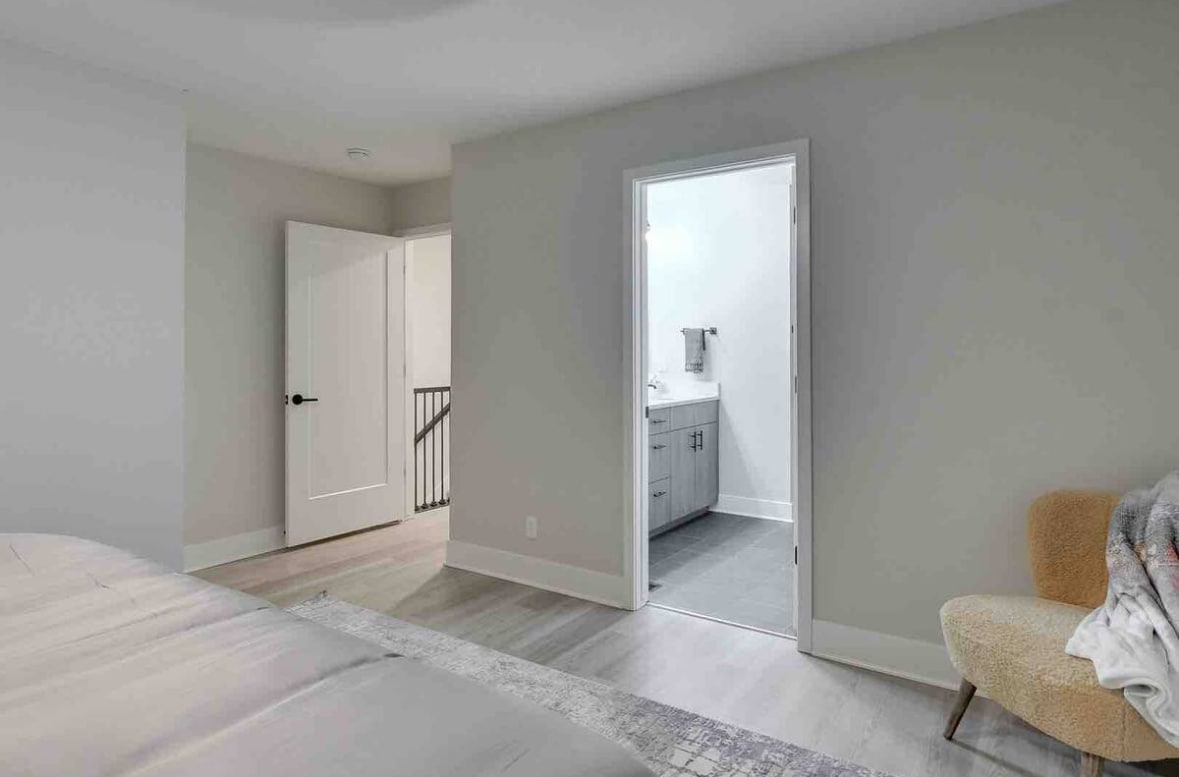 Master Bedroom - 1013 Park Ave