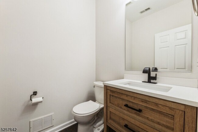 Building Photo - 101 Taft Ln