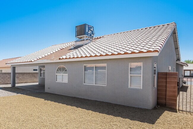 Building Photo - 412 Rancho Del Mar Way