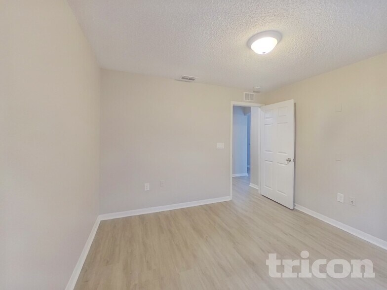 Building Photo - 102 Milton Pl