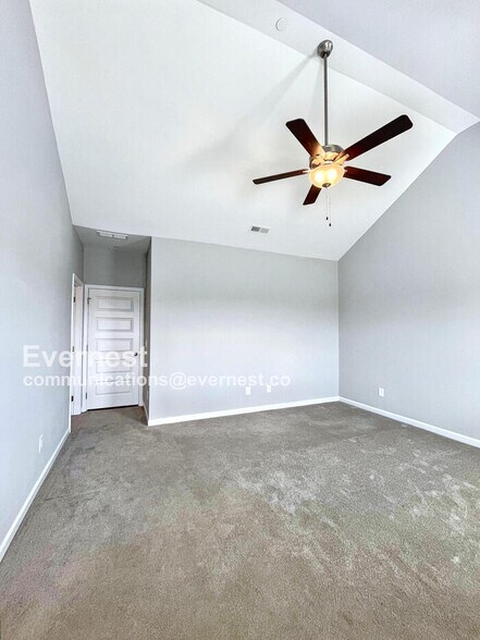Building Photo - 1305 Ventura Ln