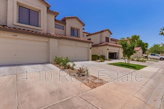 Building Photo - 1149 W Edgewater Dr