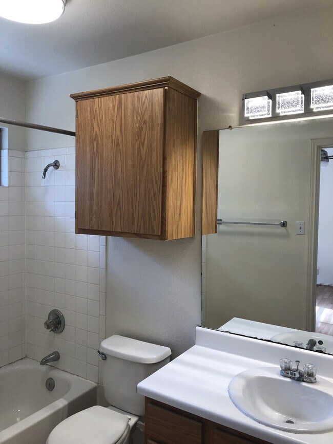 Building Photo - 9709 Sugar Hill Dr