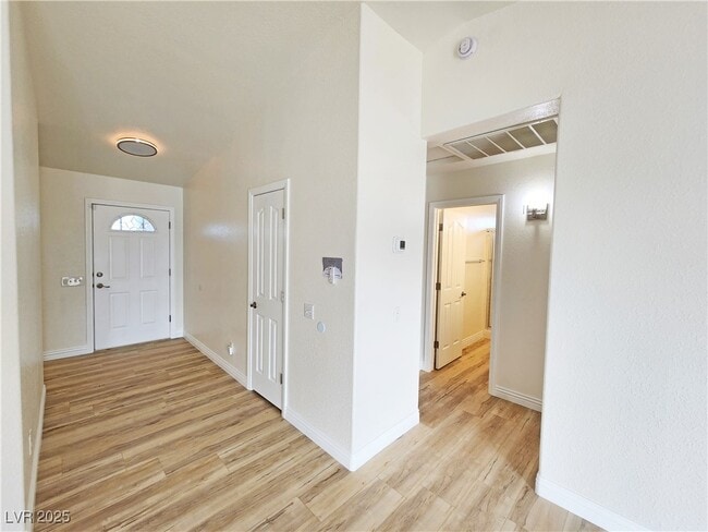 Building Photo - 3741 Malibou Ave