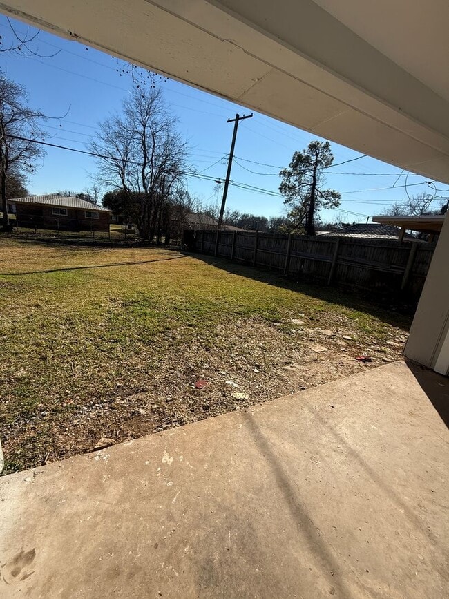 Building Photo - Newly Renovated Property in Bossier City