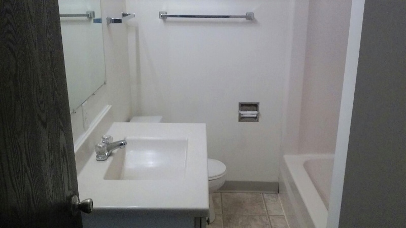 Building Photo - 2017 NW Hickory Ln