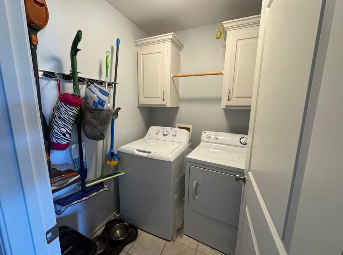 Building Photo - 1380 Stone Creek Dr