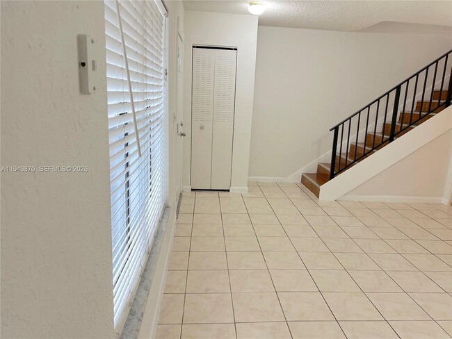 Building Photo - 6518 SW 41st St