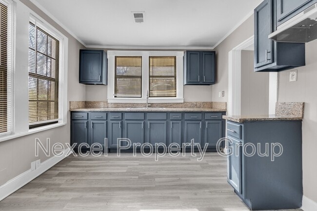 Building Photo - 580 Josephine St