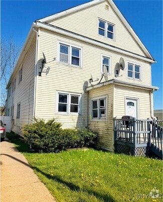 Building Photo - 2824 South Park Ave