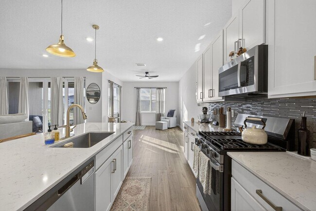 Building Photo - 1543 Stockbridge St