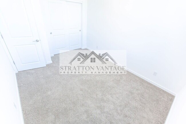 Building Photo - 1051 W. Diamondback Dr.