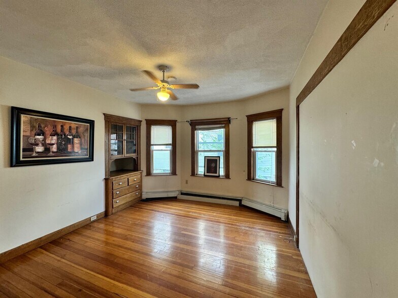 Primary Photo - 29 Frederick Ave