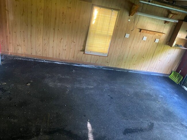 Building Photo - 124 Maxwell Ave