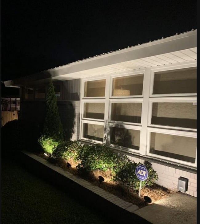 Building Photo - MOVE IN SPECIAL!! LIMITED TIME ONLY!! FIRST MONTHS FREE! $45 APPLICATION FEE SPECIAL!!