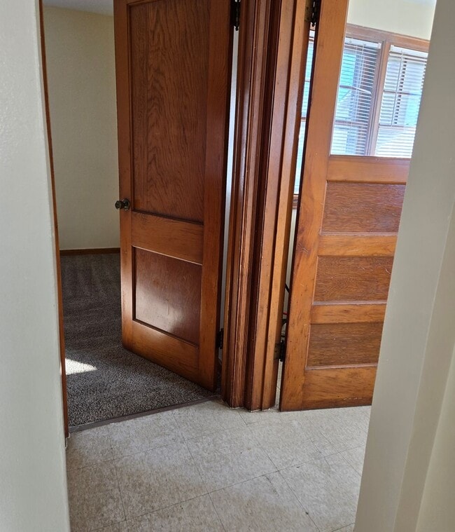 Building Photo - 1220 Oak Ave