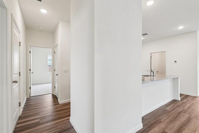 Building Photo - 1516 Morris Lp