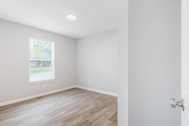 Building Photo - 6900 Seaver Dr NW