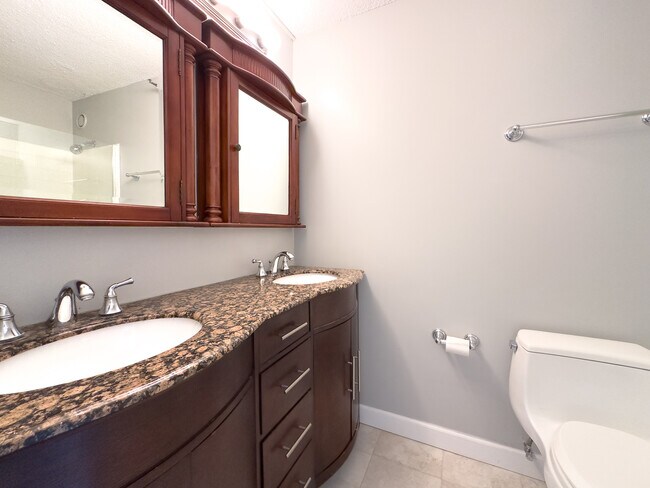 Building Photo - 10 E Ontario St