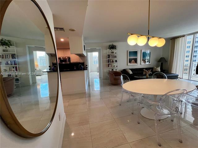 Building Photo - 901 Brickell Key Blvd