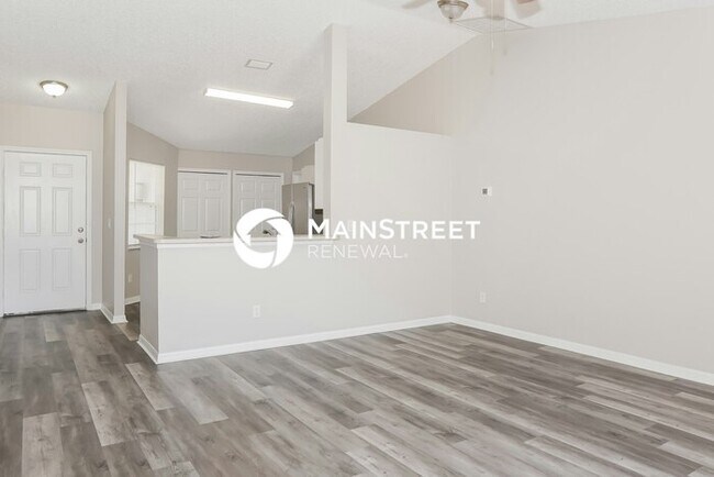 Building Photo - 3 Bedroom Pet-Friendly Home in MELBOURNE, FL with Main Street Renewal