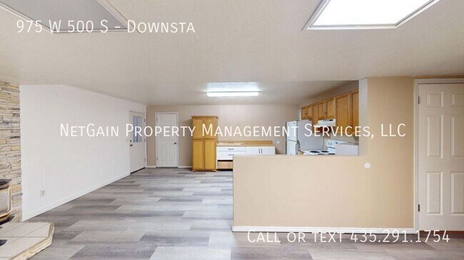 Building Photo - 975 W 500 S
