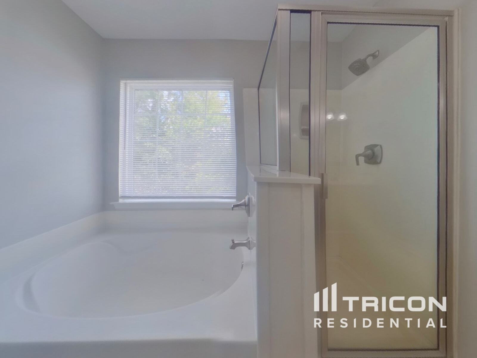 Building Photo - 621 Staffwood Dr