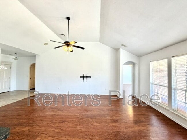 Building Photo - 2006 W J St