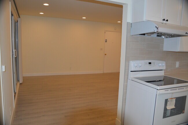 Building Photo - 84 Kim Louise Dr