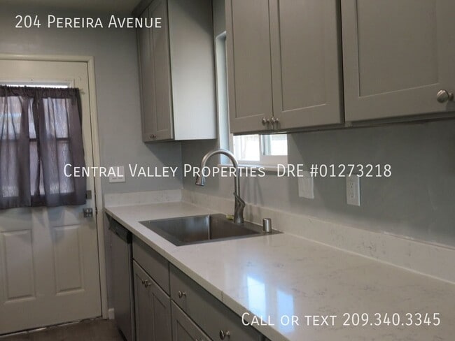 Building Photo - 204 Pereira Ave