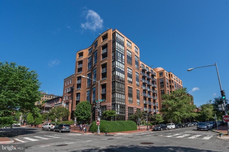 Building Photo - 1001 L St NW