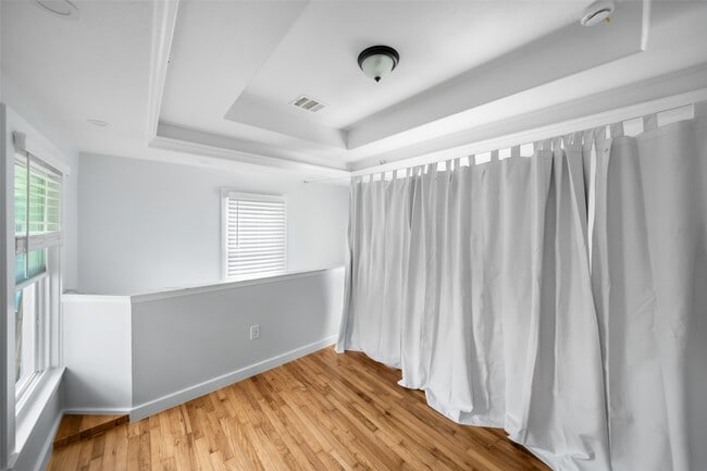 Building Photo - 303 Welch St