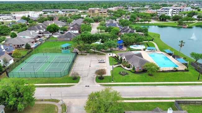 Building Photo - 2523 Sunstone Ln