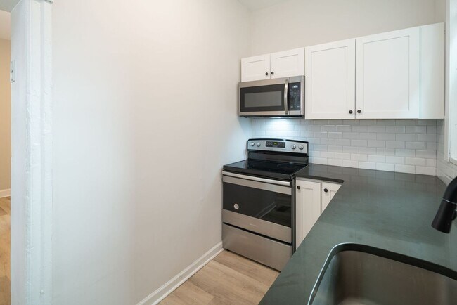 Building Photo - 5102 Spruce St