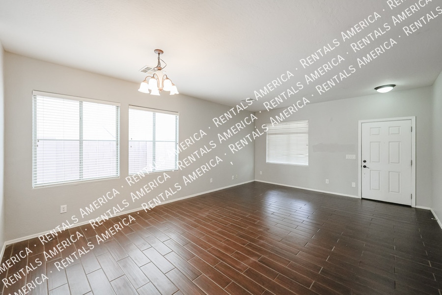 Building Photo - 4563 E Oxford Ln