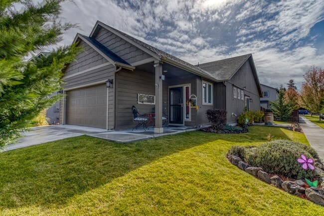 Building Photo - Furnished home in Bend, OR