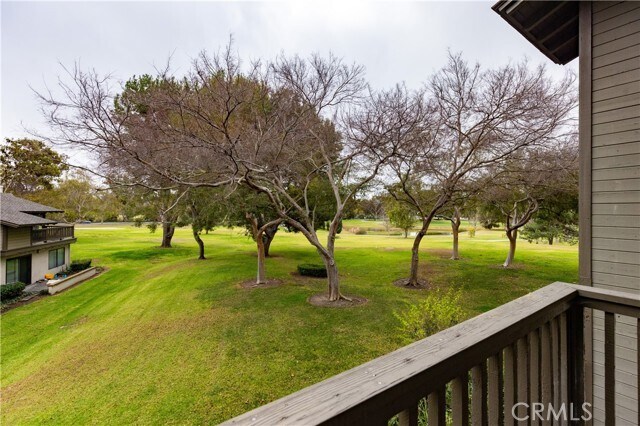 Building Photo - 9 Flores