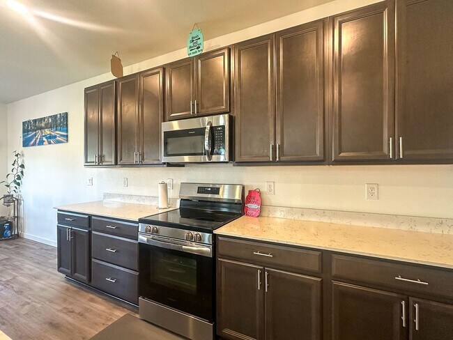 Building Photo - CORNER LOT! - DOVE VILLAGE PAIRED HOME 3bd 2.5ba 3,091sq.ft. Built in 2023 FOR RENT