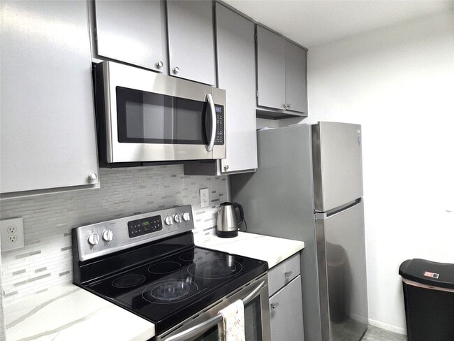 Building Photo - 10053 Westpark Dr