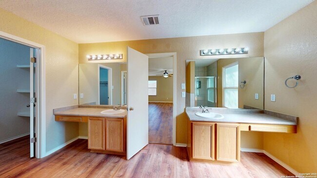 Building Photo - 117 Foxglove Pass